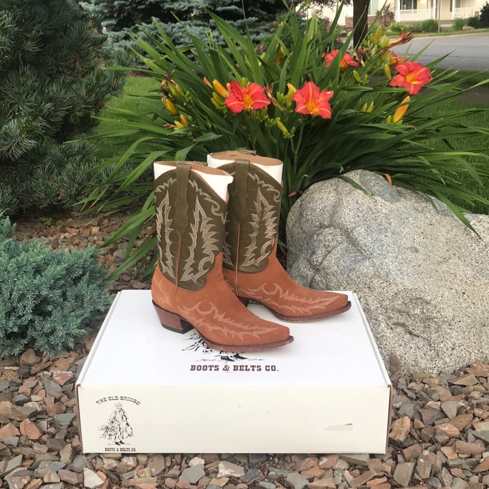 LIKE NEW WOMENS LEATHER COWGIRL BOOTS SZ 6.5/7